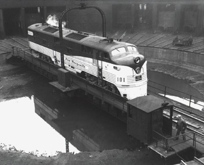 E7 #101 on the turntable at Wyoming